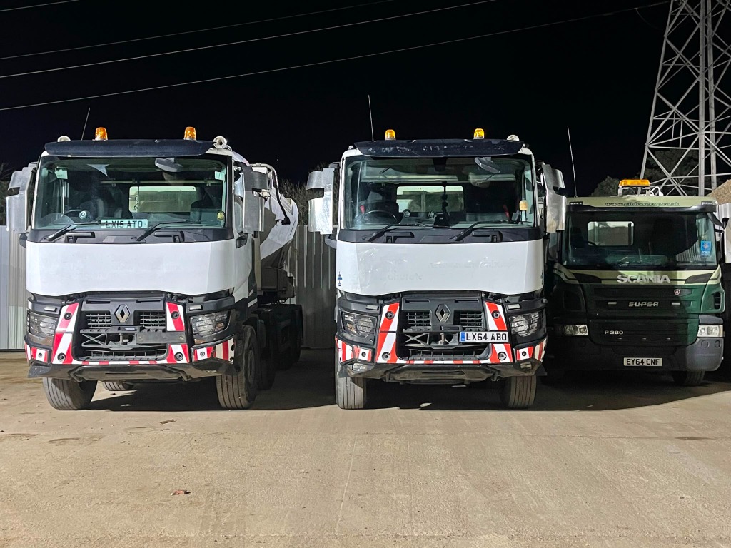 Renault volumetric ready-mixed concrete Mixer Truck Side View Kingston