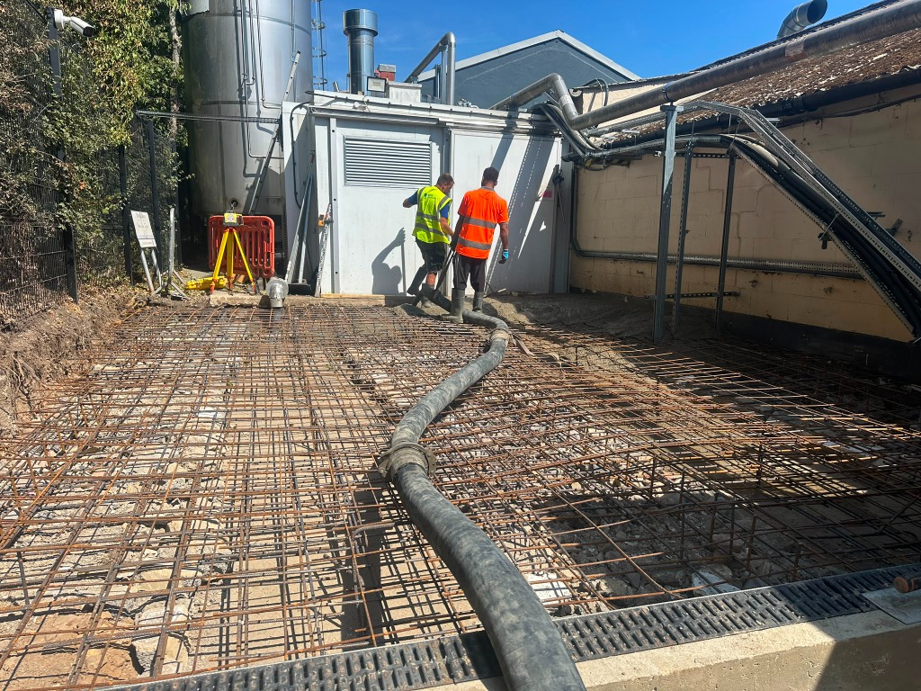 Ground Line Ready-Mix Concrete Pumping Pipeline in Action Kingston